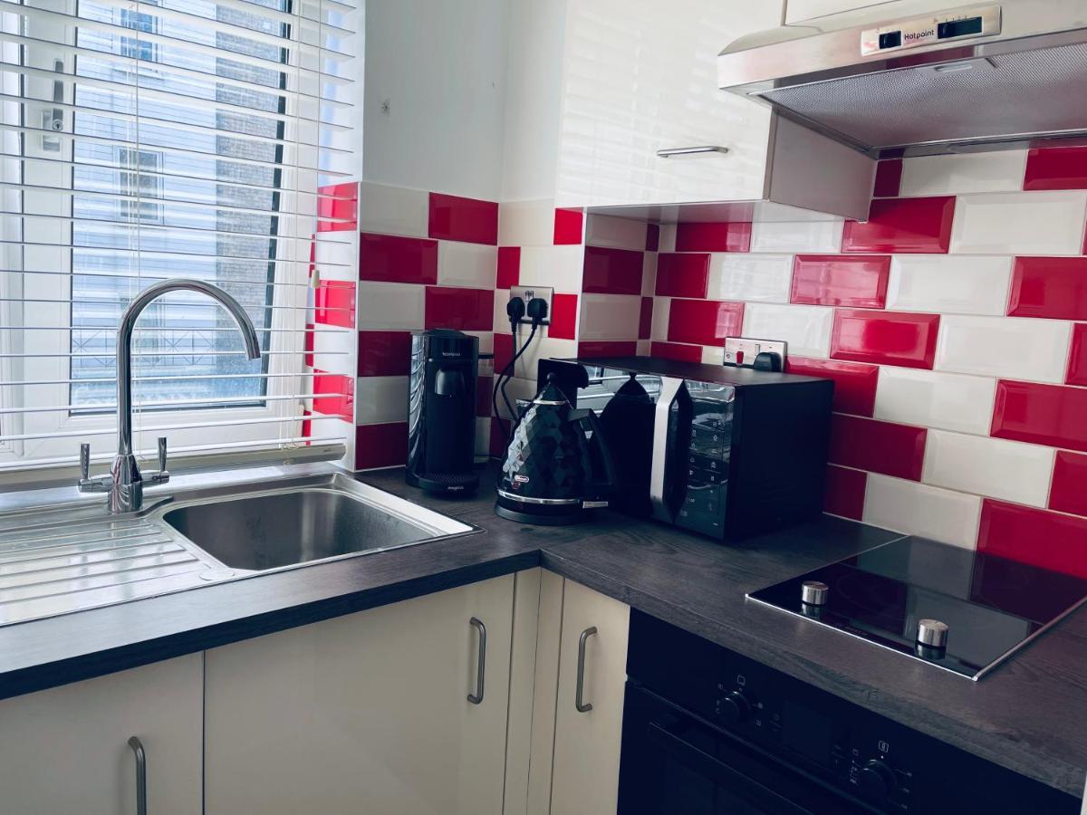 Central London Stylish Newly Decorated Studio Flat Екстер'єр фото